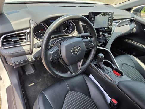 Used 2024 Toyota Camry SE FWD image 11