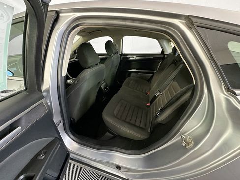 Used 2020 Ford Fusion SE FWD image 22