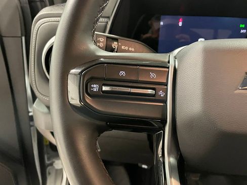 Used 2023 Chevrolet Colorado LT w/ LT Convenience Package II image 35