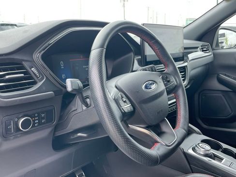 Used 2024 Ford Escape ST-Line w/ Tech Pack #1 AWD/4WD image 9