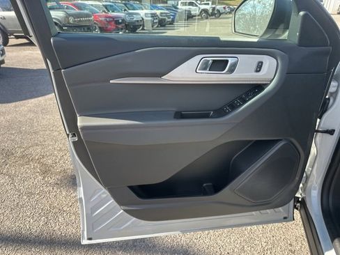 New 2026 Ford Explorer Active w/ Active Comfort Package image 11