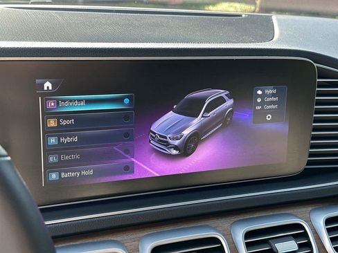 Used 2025 Mercedes-Benz GLE 450e 4MATIC image 28