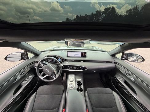 Used 2022 Genesis GV70 3.5T Sport w/ Sport Prestige Package AWD/4WD image 15