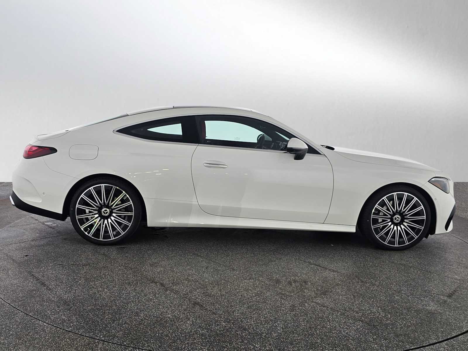 New 2026 Mercedes-Benz CLE 450 4MATIC Coupe image 2