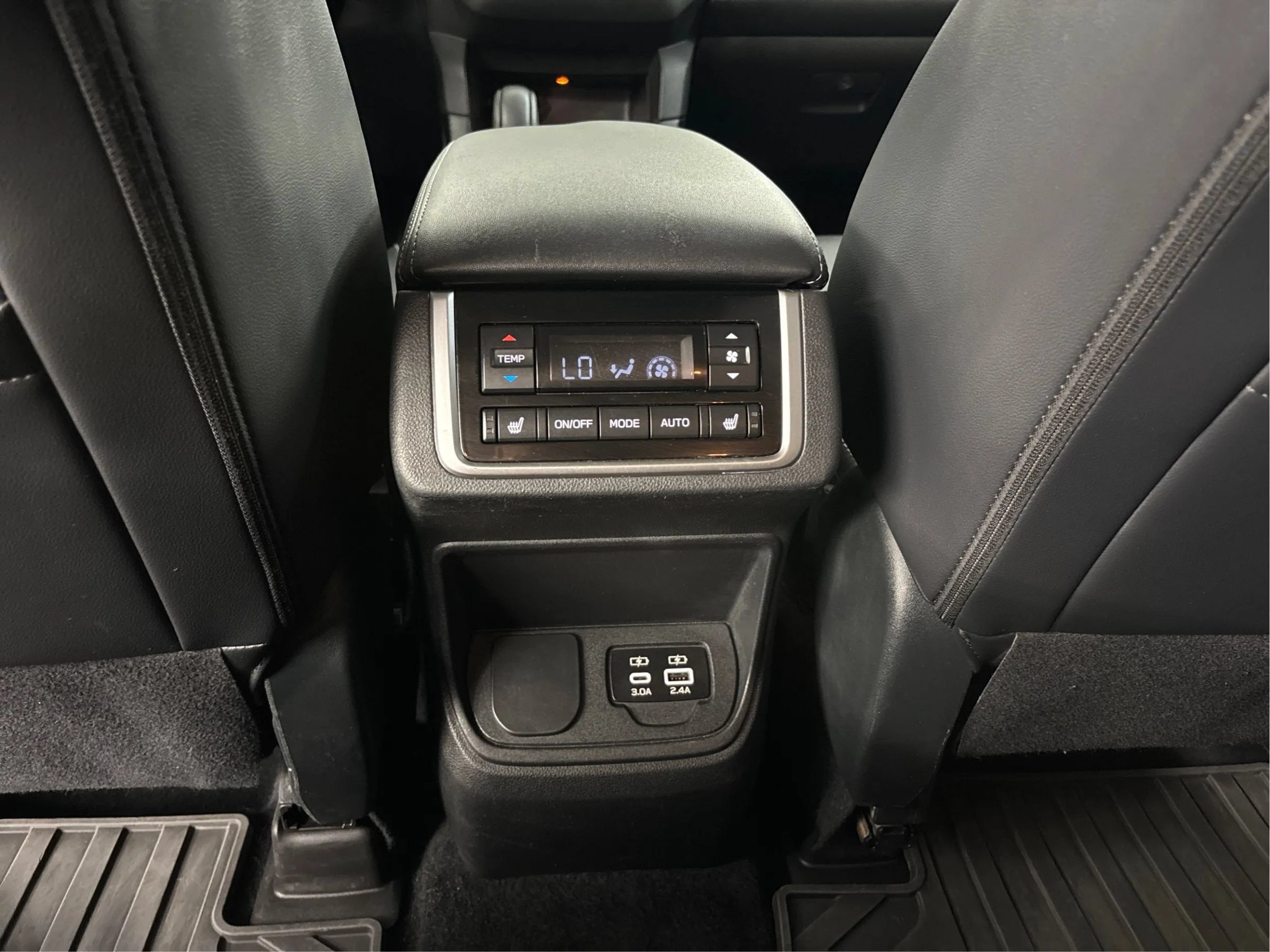 Used 2023 Subaru Ascent Limited AWD/4WD image 26
