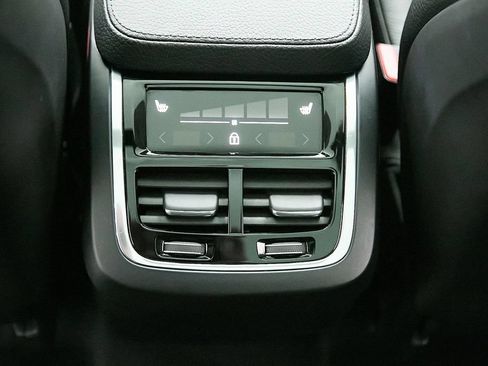 Used 2021 Volvo XC90 T6 Momentum AWD/4WD image 23