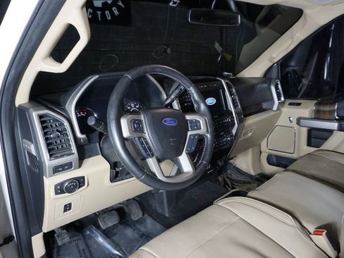 Used 2017 Ford F150 Lariat image 12