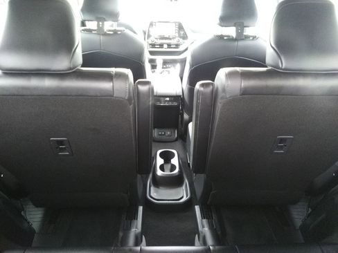 Used 2021 Toyota Highlander Limited AWD/4WD image 9