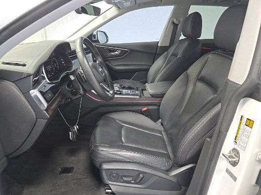 Used 2023 Audi Q8 Premium Plus AWD/4WD image 5