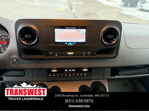 Used 2024 Mercedes-Benz Sprinter 2500 image 12