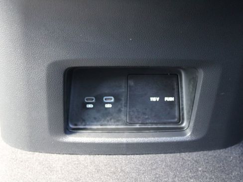 Certified 2024 Volkswagen Atlas SE image 23