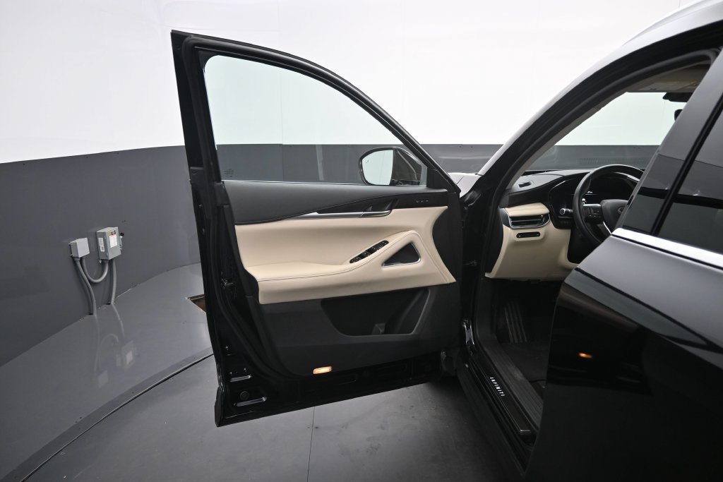 Used 2023 INFINITI QX60 Sensory AWD/4WD image 4