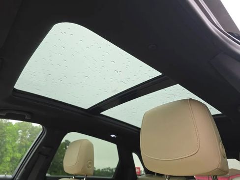 Used 2019 Cadillac XT5 Luxury FWD image 17
