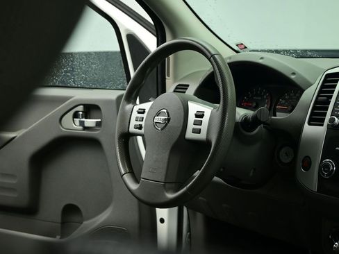 Used 2019 Nissan Frontier SV image 68