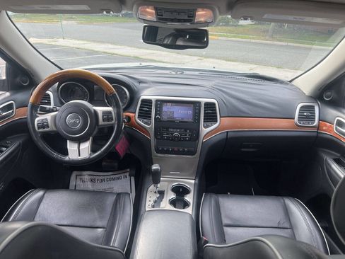 Used 2011 Jeep Grand Cherokee Overland image 8