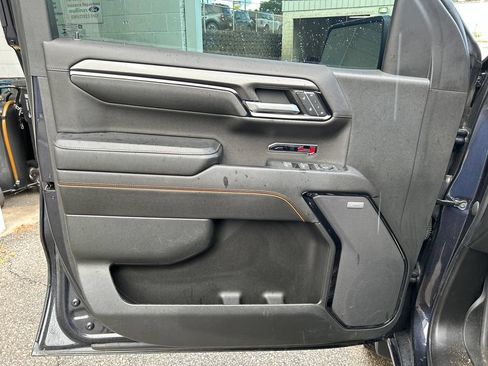 Used 2023 GMC Sierra 1500 AT4 w/ Technology Package AWD/4WD image 9