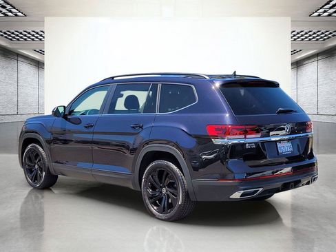 Certified 2023 Volkswagen Atlas SE w/ Black Wheel Package AWD/4WD image 8