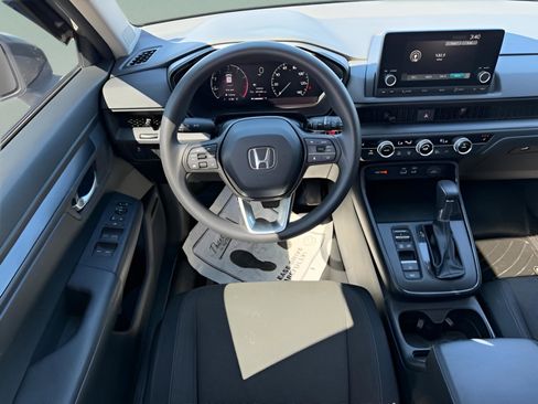 Used 2023 Honda CR-V EX image 12