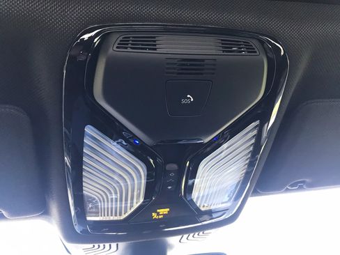 Used 2018 BMW 530e xDrive 530e xDrive iPerformance Sedan w/ Premium Package 2 image 30