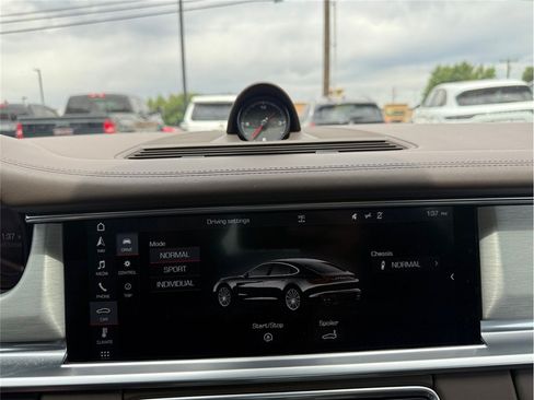 Used 2018 Porsche Panamera 4S AWD/4WD image 19