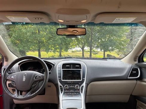 Used 2016 Lincoln MKX Select w/ Select Plus Package AWD/4WD image 7