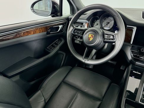 Used 2022 Porsche Macan image 34