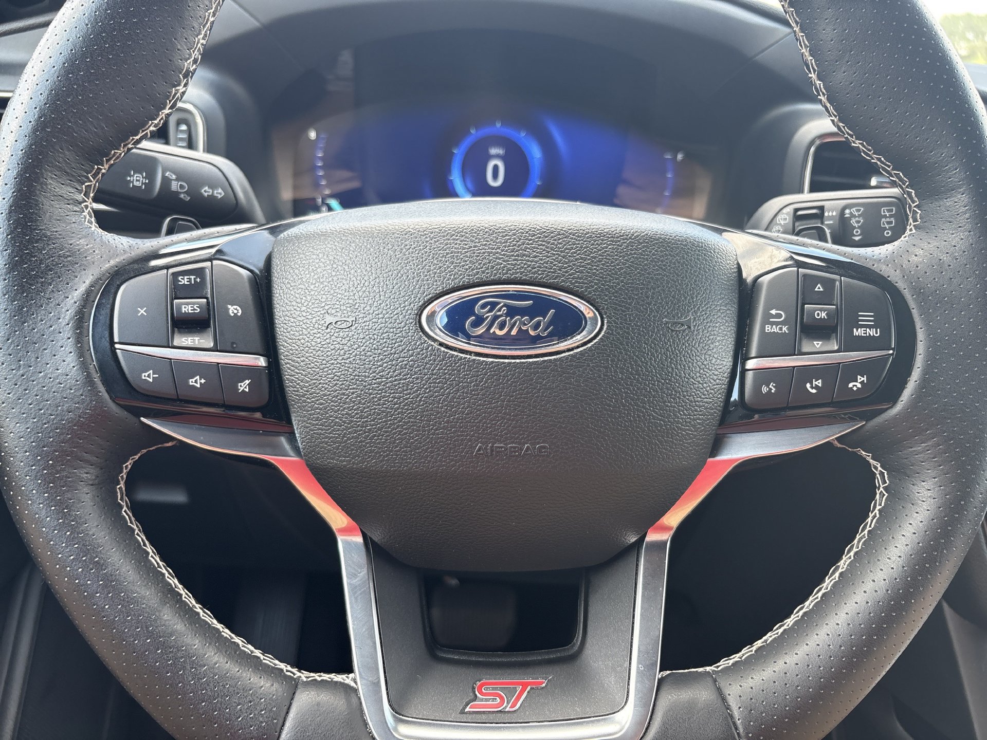 Certified 2022 Ford Explorer ST AWD/4WD image 10