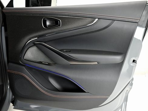 Used 2025 Aston Martin DBX 707 image 22