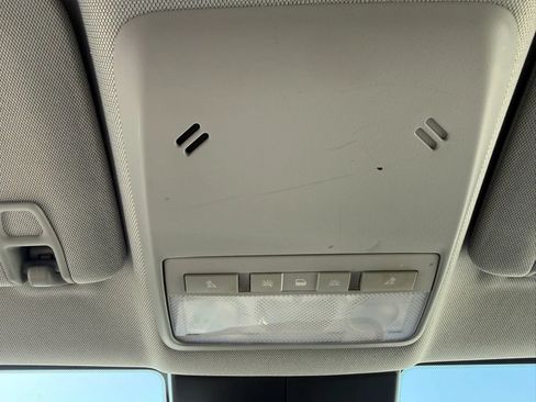 Used 2019 Chevrolet Trax LT w/ LT Convenience Package FWD image 23