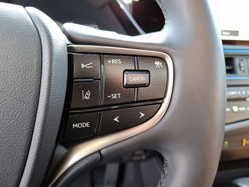 Certified 2023 Lexus ES 350 w/ Premium Package image 22