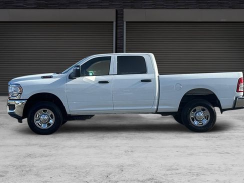 Used 2024 RAM 2500 Tradesman w/ Chrome Appearance Group image 7