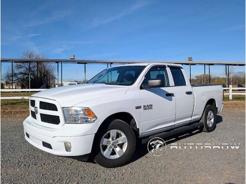 Used 2017 RAM 1500 Express image 1