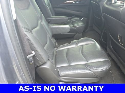 Used 2018 Cadillac Escalade ESV Luxury image 15