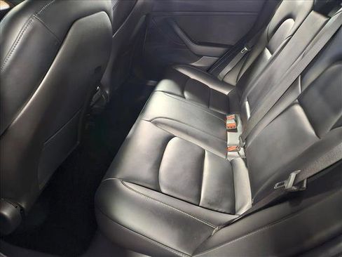 Used 2019 Tesla Model 3 Long Range image 16