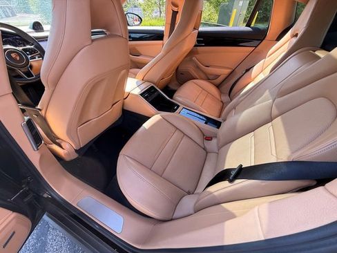 Used 2017 Porsche Panamera 4 AWD/4WD image 28