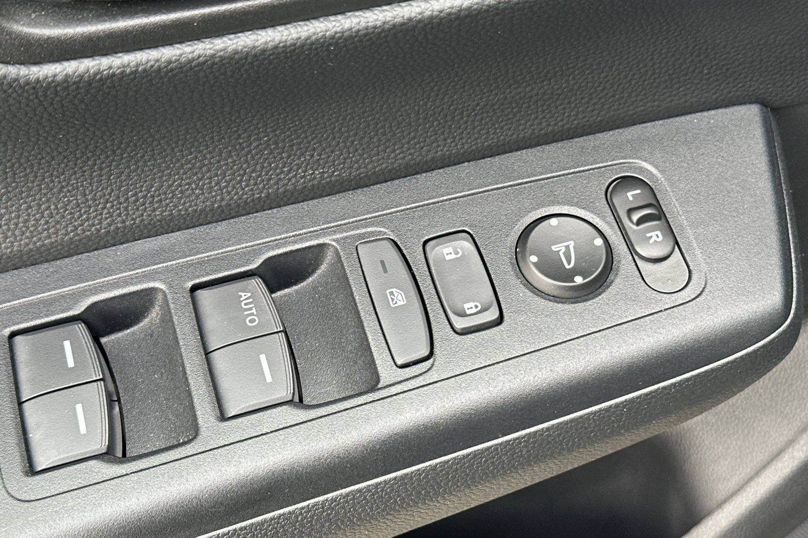Used 2024 Honda CR-V LX image 14