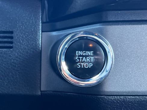 Used 2018 Toyota Tacoma TRD Sport image 23