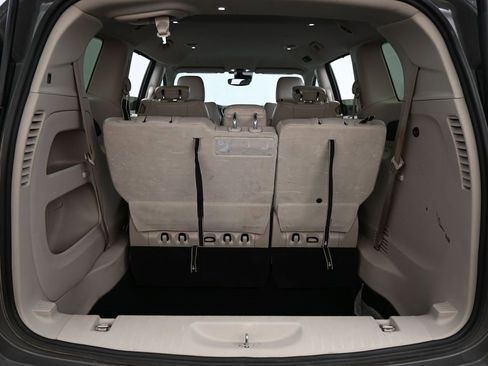 Used 2021 Chrysler Pacifica Touring-L image 37