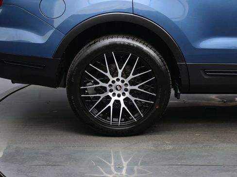 Used 2019 Ford Explorer Sport w/ Equipment Group 401A AWD/4WD image 11