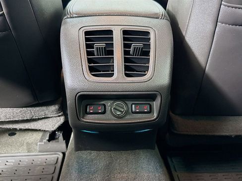 Used 2013 Ford Taurus SHO image 31