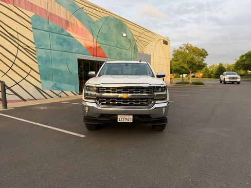 Used 2018 Chevrolet Silverado 1500 LTZ RWD image 4