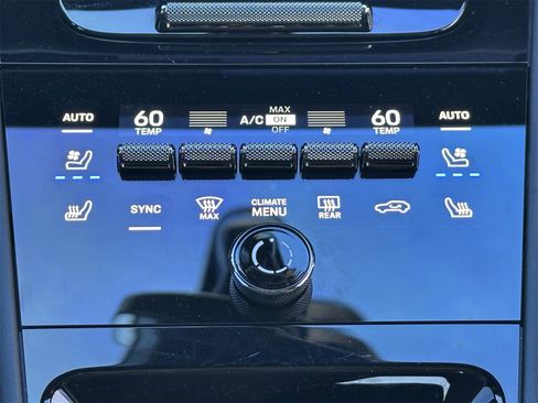 Certified 2024 Porsche Cayenne image 24