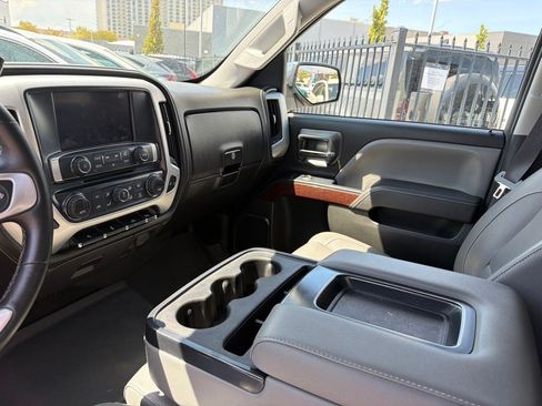 Used 2017 GMC Sierra 1500 SLT w/ SLT Preferred Package AWD/4WD image 9