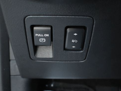 Used 2019 Ford F150 Platinum w/ Equipment Group 701A Luxury image 31