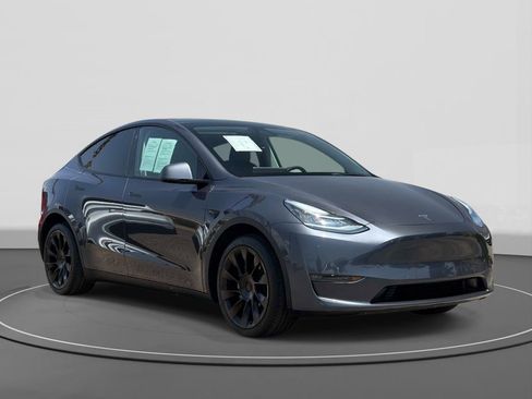 Used 2021 Tesla Model Y Long Range AWD/4WD image 3