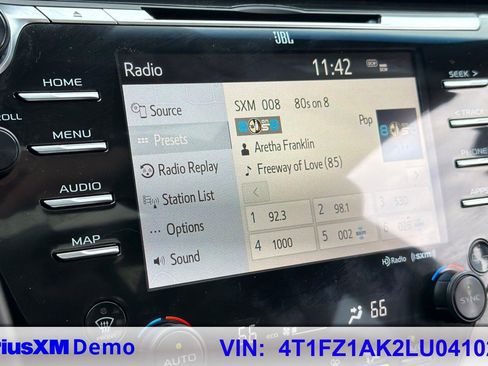 Used 2020 Toyota Camry XLE image 24