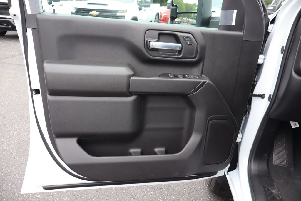 New 2026 Chevrolet Silverado 2500 Custom w/ Custom Value Package AWD/4WD image 4