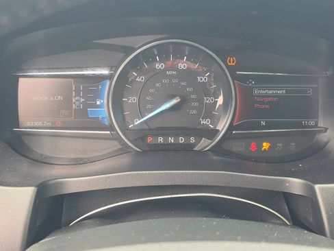 Used 2018 Ford Explorer Limited w/ Equipment Group 301A FWD image 2