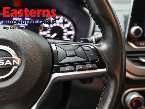 Used 2023 Nissan Altima 2.5 SR AWD/4WD image 16
