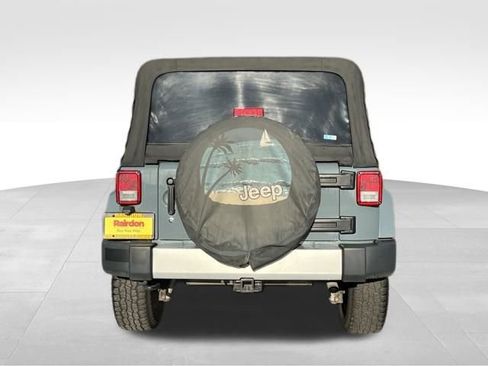 Used 2014 Jeep Wrangler Unlimited Sahara image 6